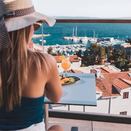 Marvie & Health Split