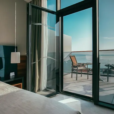 マーヴィ ホテル＆ヘルス 4*