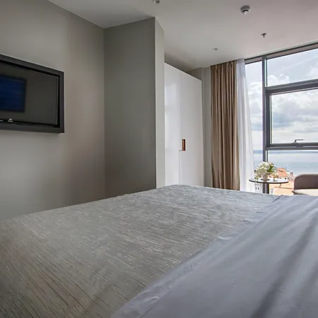 Marvie & Health מלון