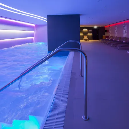 Marvie & Health מלון